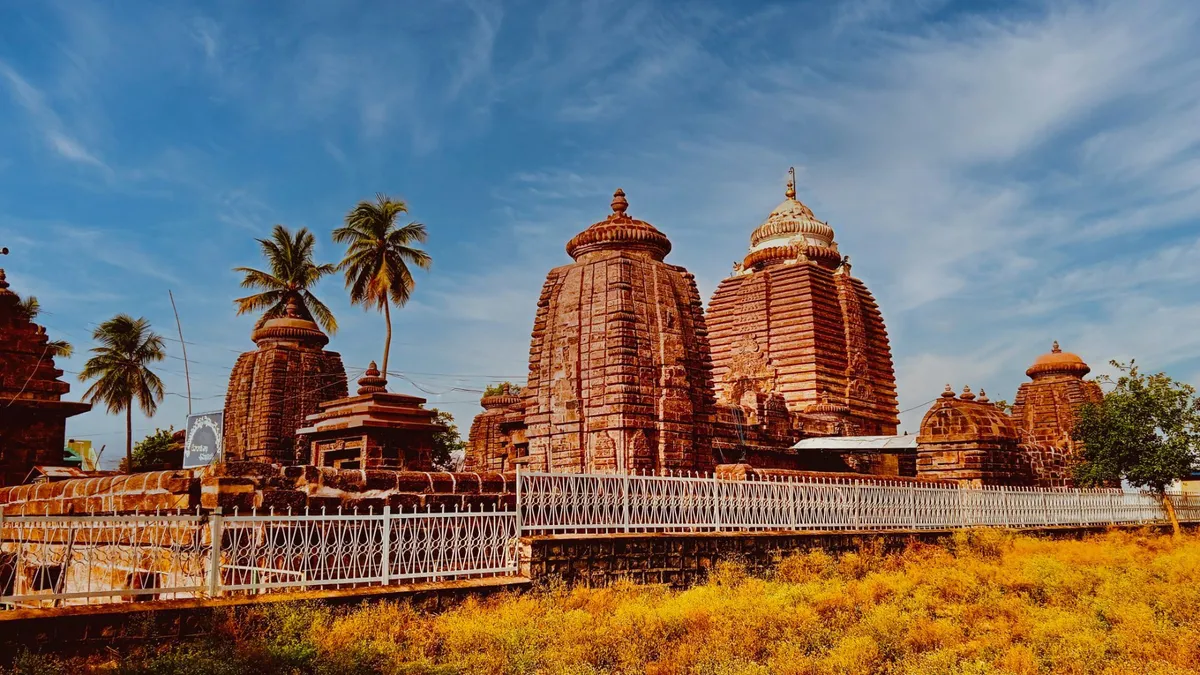 700_CE_Mukhalingeswara_Temples_Group__Kalinga_architecture__Mukhalingam__Andhra_Pradesh_-_65_1_.jpg