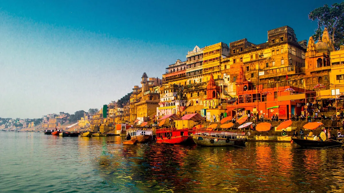 Experience_the_spiritual_aura_of_Varanasi_with_TravelTaxi_s_guided_tours_in_the_holy_city_of_Uttar_Pradesh.