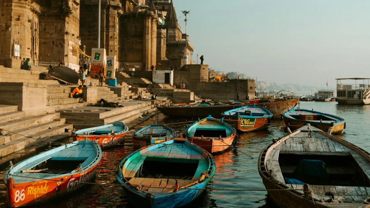 Witness_the_grandeur_of_Lucknow_with_TravelTaxi_s_guided_tours_in_the_City_of_Nawabs_Uttar_Pradesh.