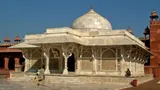 009983756Fatehpur_Sikri_Salim_Chisti_Tomb_Main_1_.jpg