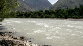 3_Beas_River_Kullu_Manali_Himachal_Pradesh_India_1_.jpg