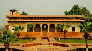 Beautiful_Purana_Mahal_of_Deeg_1_.jpg