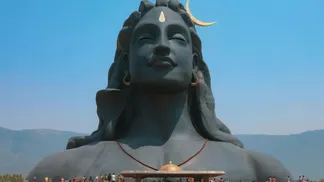 Discover_the_ancient_wonders_of_Kanchipuram_with_TravelTaxi_s_guided_tours_in_Tamil_Nadu_s_silk_city.