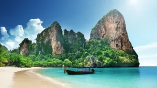 Experience_the_thrill_of_scuba_diving_in_Neil_Island_with_TravelTaxi_s_guided_underwater_adventures_in_Andaman.