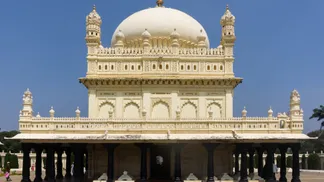 Gumbaz_-_Srirangapatna_1_.jpg
