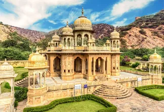 Jal_Mahal_Jaipur_Picturesque_water_palace_in_the_middle_of_Man_Sagar_Lake_TravelTaxi
