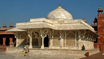 009983756Fatehpur_Sikri_Salim_Chisti_Tomb_Main_1_.jpg