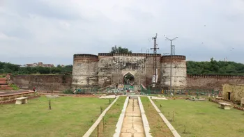 BHARATPUR_FORT_VIEW_1_.jpg