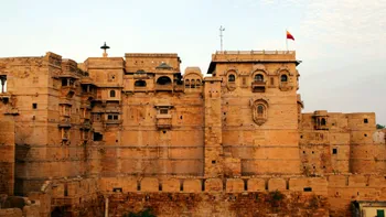 Discover_the_serenity_of_Gadisar_Lake_in_Jaisalmer_with_TravelTaxi_-_A_tranquil_oasis_amidst_the_golden_city.