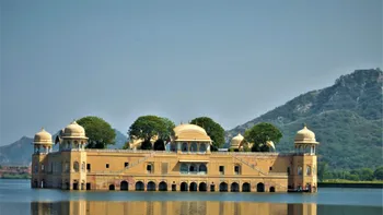 Jal-Mahal-in-Jaipur-India-159325-pixahive_1_.jpg