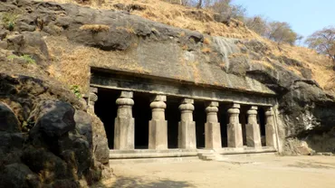 Experience_the_grandeur_of_Shaniwar_Wada_with_TravelTaxi_s_guided_tours_in_Pune_Maharashtra.