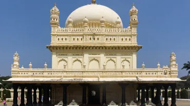 Gumbaz_-_Srirangapatna_1_.jpg
