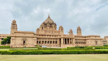 Umaid_Bhawan_Palace_a_magnificent_heritage_hotel_in_Jodhpur_-_Let_TravelTaxi_arrange_your_luxurious_stay.