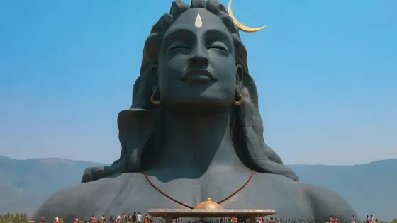 Discover_the_ancient_wonders_of_Kanchipuram_with_TravelTaxi_s_guided_tours_in_Tamil_Nadu_s_silk_city.