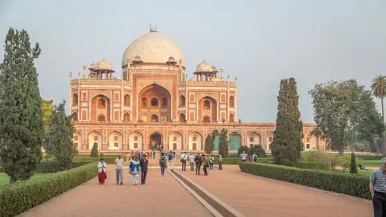 Discover_the_serene_beauty_of_Lodhi_Gardens_with_TravelTaxi_for_a_tranquil_escape_in_the_heart_of_Delhi.