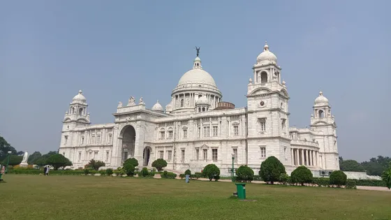 Experience_the_grandeur_of_Hazarduari_Palace_with_TravelTaxi_s_guided_tours_in_Murshidabad_West_Bengal.