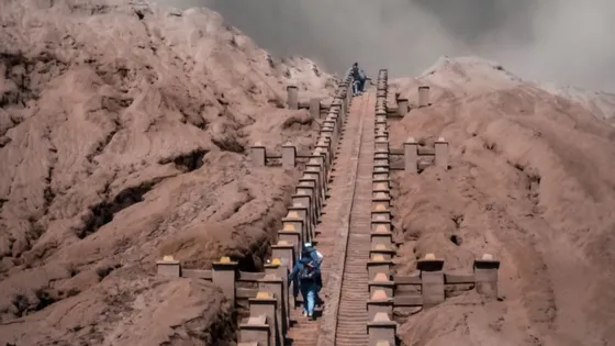 Experience_the_spiritual_essence_of_Belur_Math_with_TravelTaxi_s_guided_tours_in_Kolkata_West_Bengal.