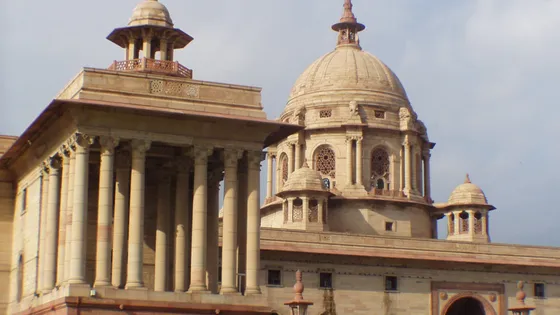 Experience_the_vibrant_culture_of_Old_Delhi_with_TravelTaxi_s_guided_walking_tours_in_India_s_capital.