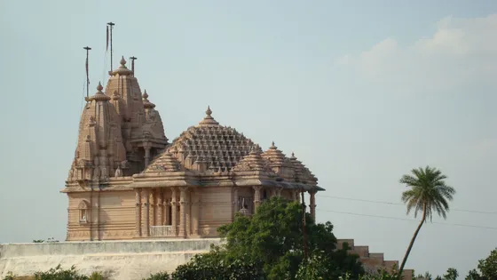 Laxmi_Narayan_Temple__Birla_Temple__Bhopal_1_.jpeg