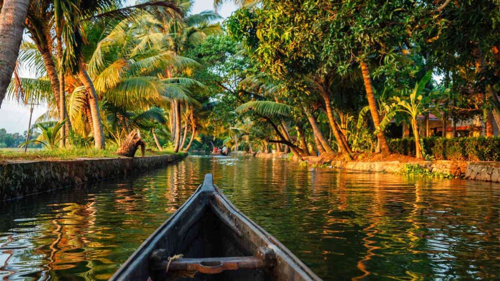 10 Days Exotic Kerala: Backwaters, Hills & Beaches Odyssey