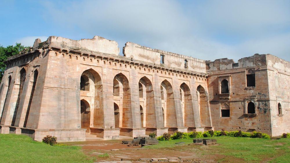 8 Days Madhya Pradesh Marvels: Heritage, Wildlife & Spirituality