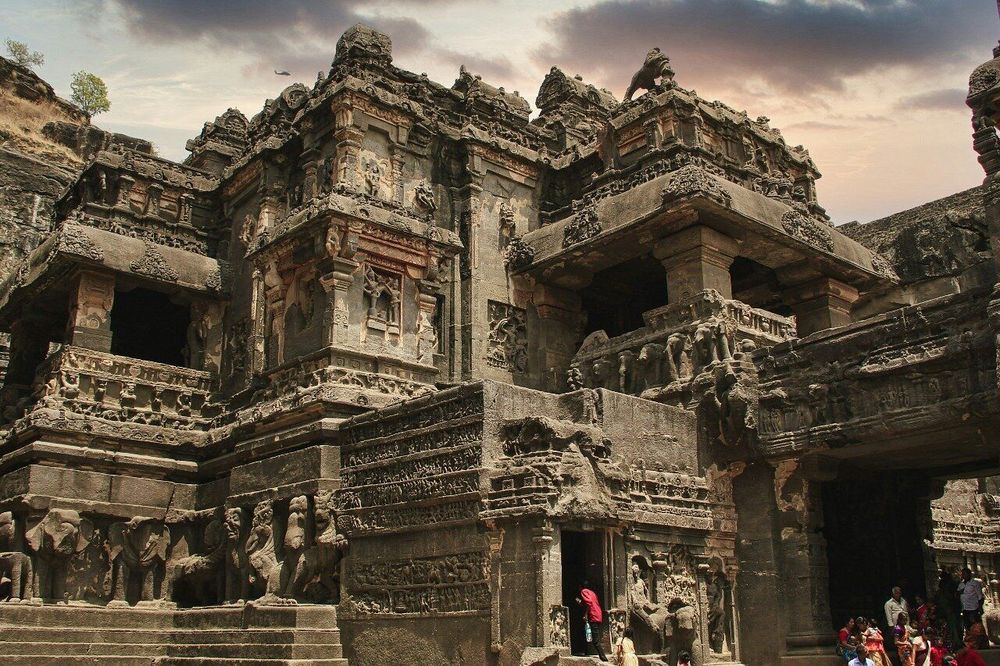 Ajanta Ellora Guided Day Tour – Private Car & Cave Visit