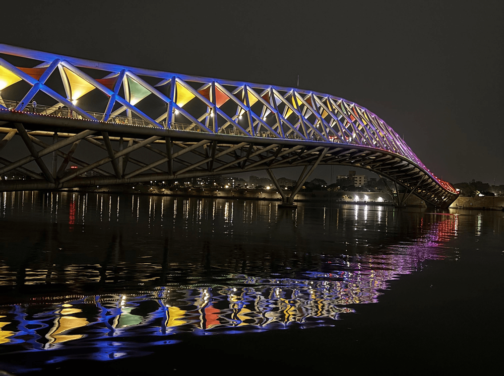 Ahmedabad Heritage Trail – 8 Sights, Car & Guide Options