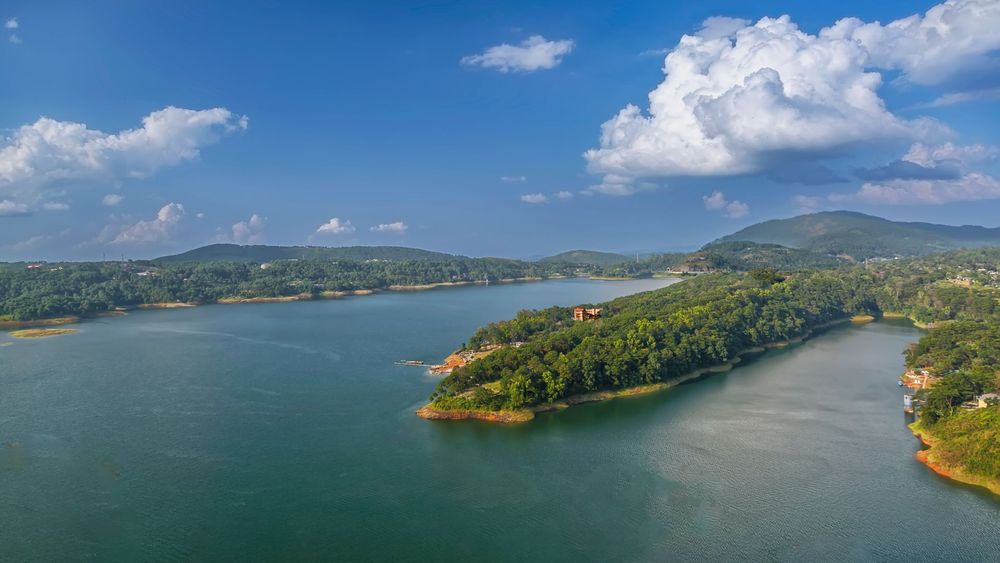 5 Days Kerala Magic Tour from Hyderabad: Hills & Backwaters