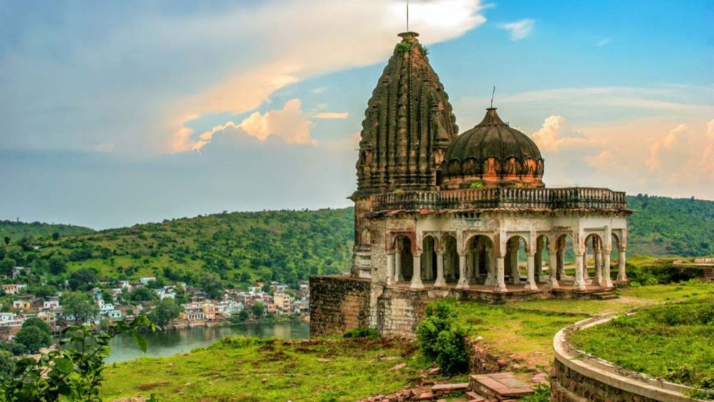 14 Days Madhya Pradesh Heritage Odyssey: Temples to Tigers