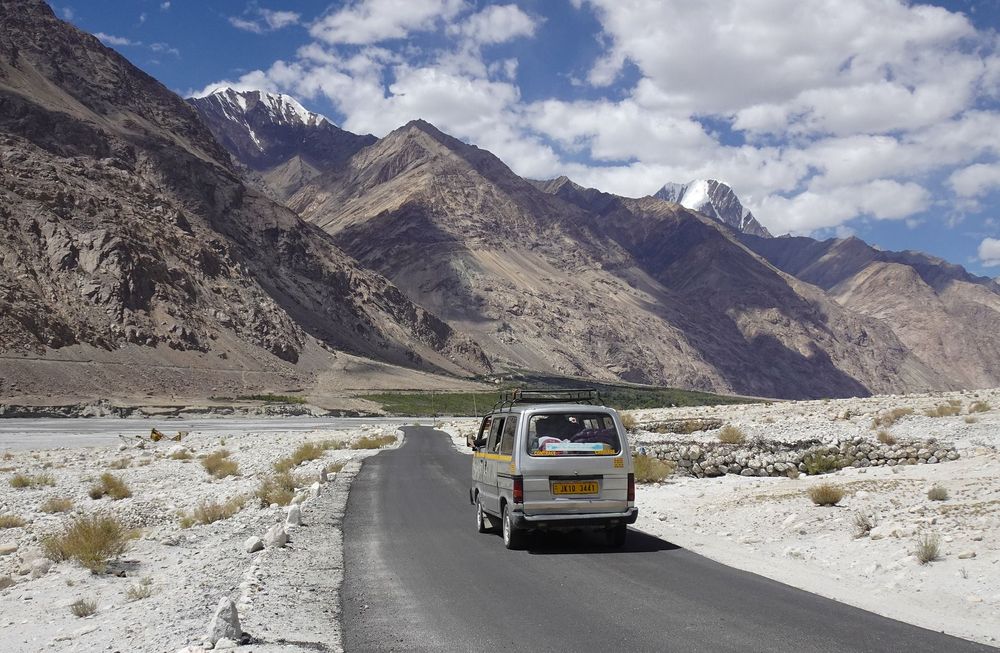 10 Days Manali-Leh Jeep Safari: Himalayan Highway Adventure