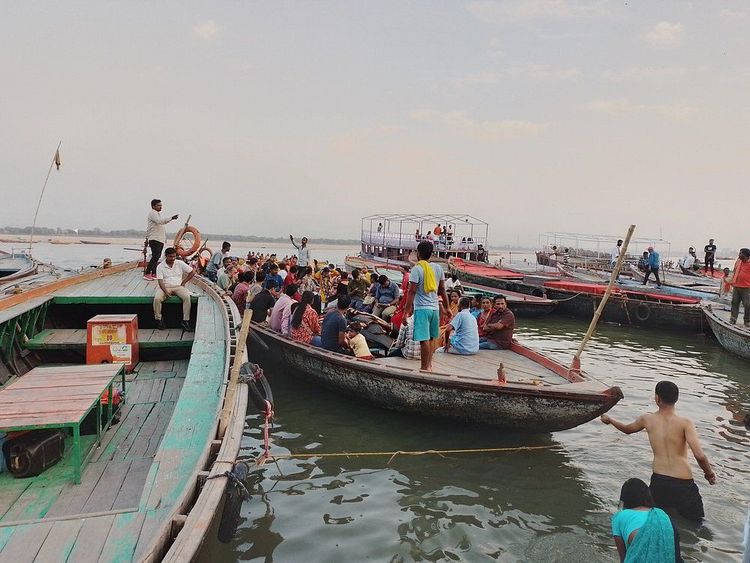 Triveni Sangam Prayagraj – Sacred Boat Ride & Holy Dip