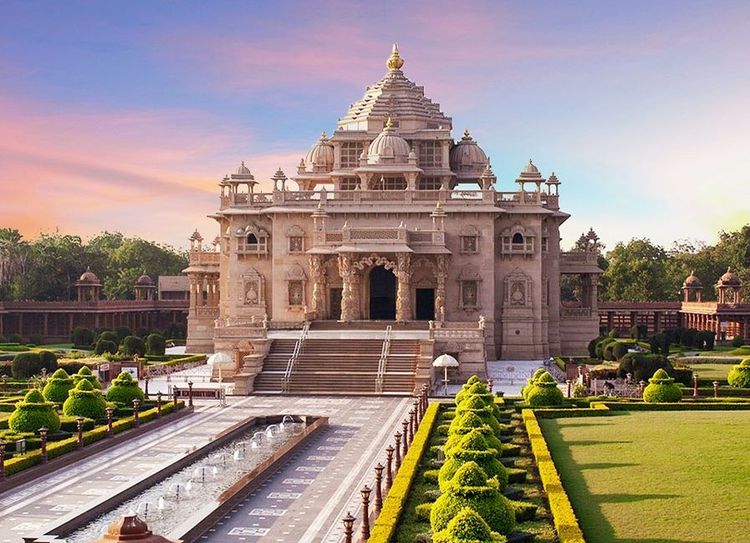 Ahmedabad Half-Day Tour – 5 Heritage Stops & Guide