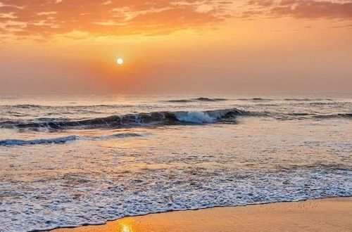 Marina Beach Chennai – Sunrise Walk, Snacks & Sea Breeze