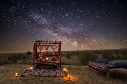 Fresh vegetarian dinner served during an overnight Jaisalmer desert safari