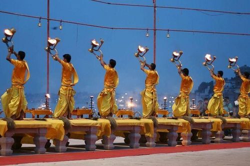 Varanasi Heritage Walk – 10 Old-City Stops & Temples