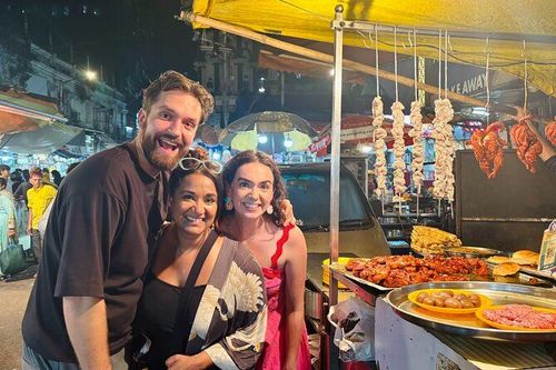 Mumbai Street Food Tour – Evening Bazaar & Local Train