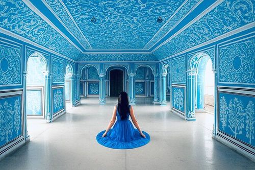 Travelers exploring Amer Palace on a private Jaipur tour